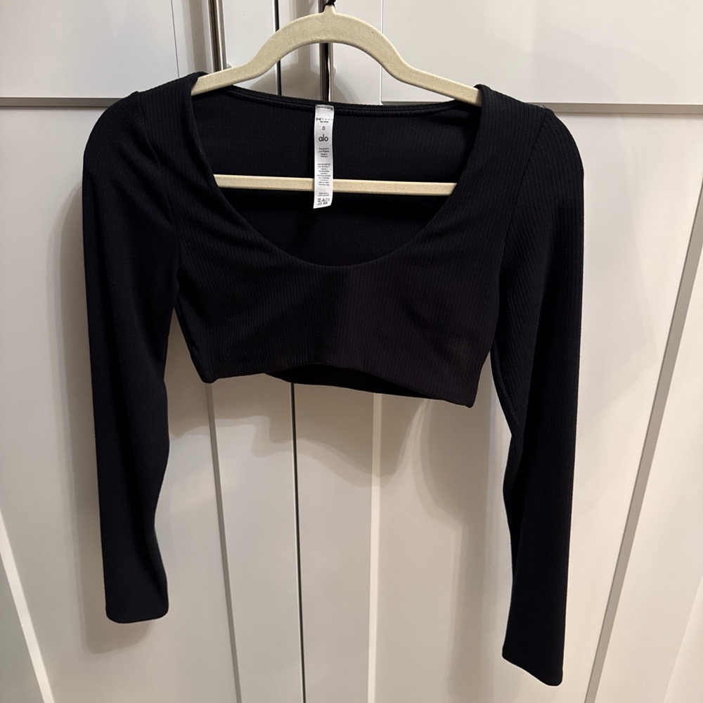 ALO Yoga Ribbed Defined Long Sleeve Bra in Black size small
